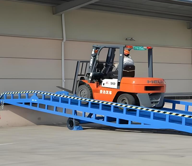 常州移动式卸货平台（叉车用）